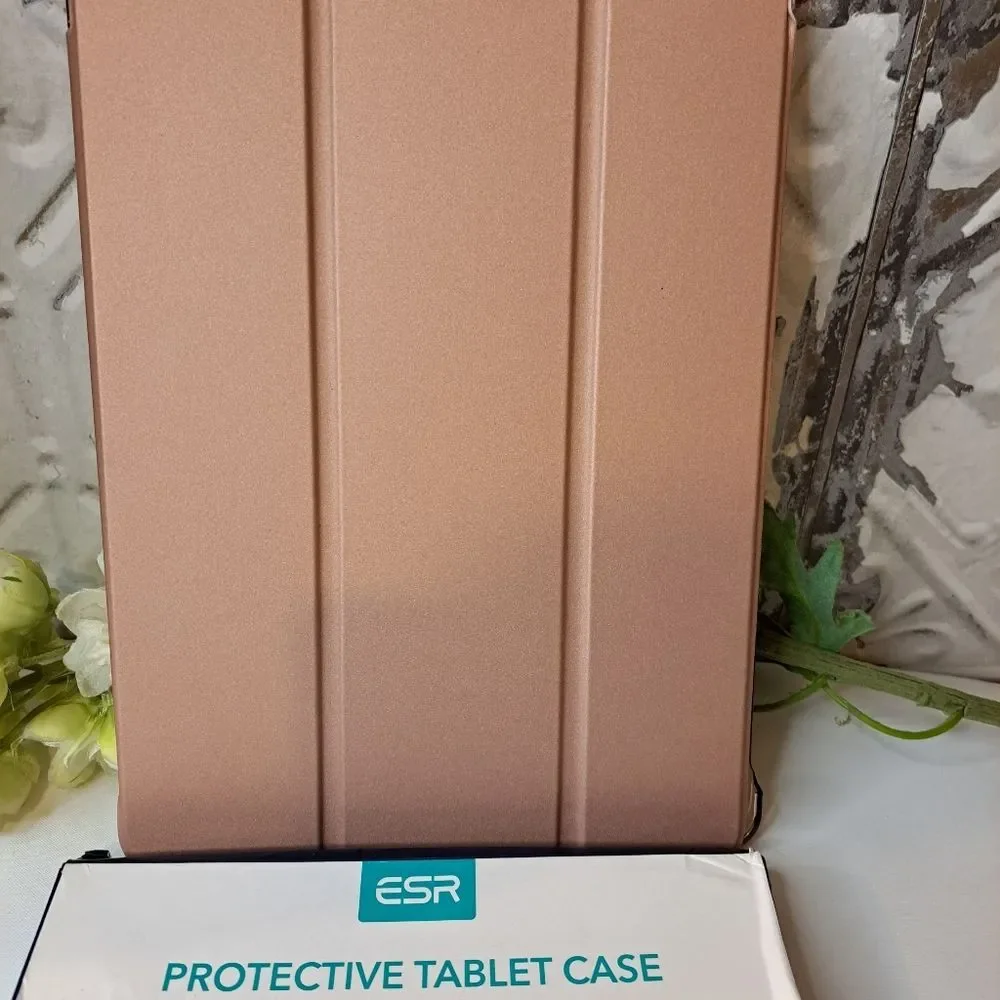 ESR PROTECTIVE TABLET CASE NWOT